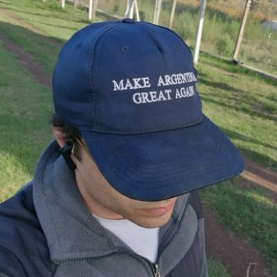 JoelFdo02's tweet photo. @ARGCaputMundi @flordebuenuda Usas memes de españoles y sueñas con ser yankee, minimo esas personas que tocan la quena aman a su pais y dejan a la patria arriba con su arte https://t.co/nysmEIM8Fe