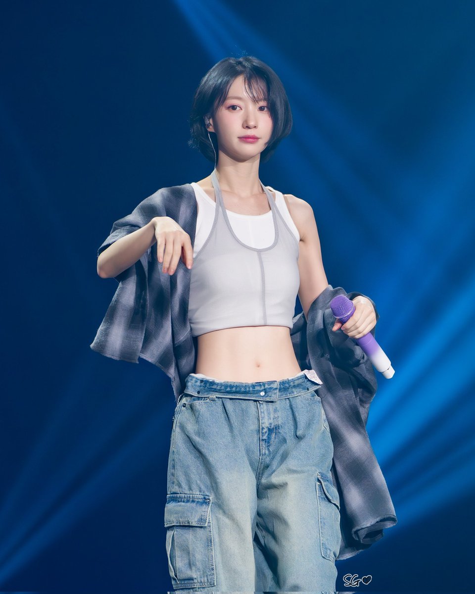 250419 오마이걸 콘서트
Milky way 사첵
오마이걸 유빈🥰🫶🏻💜
#오마이걸 #유빈 #Yubin #OHMYGIRL #콘서트