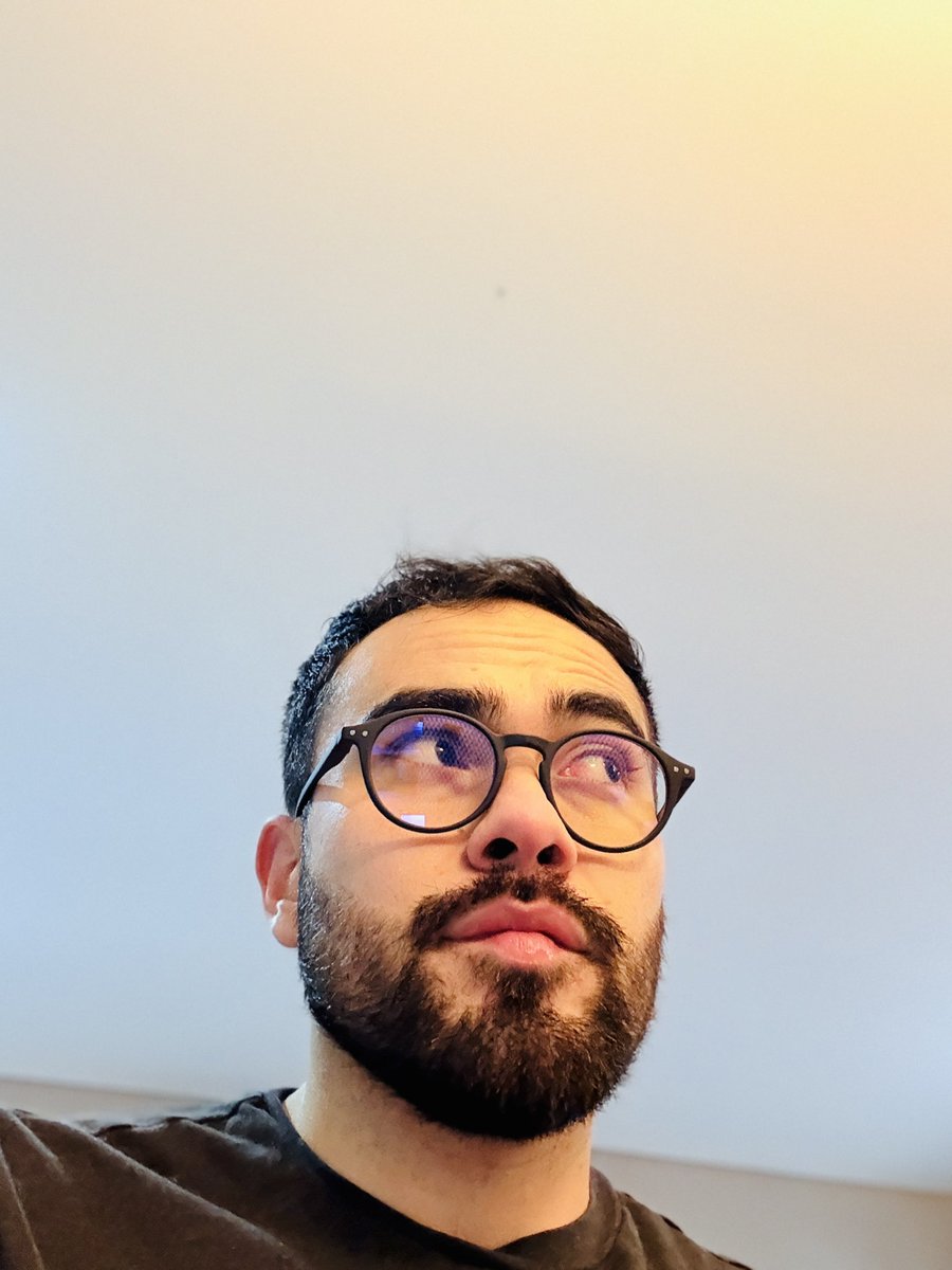sayidsanchez's tweet photo. Tomará tiempo acostumbrarme a las gafas. https://t.co/G3Ad1wSAhf