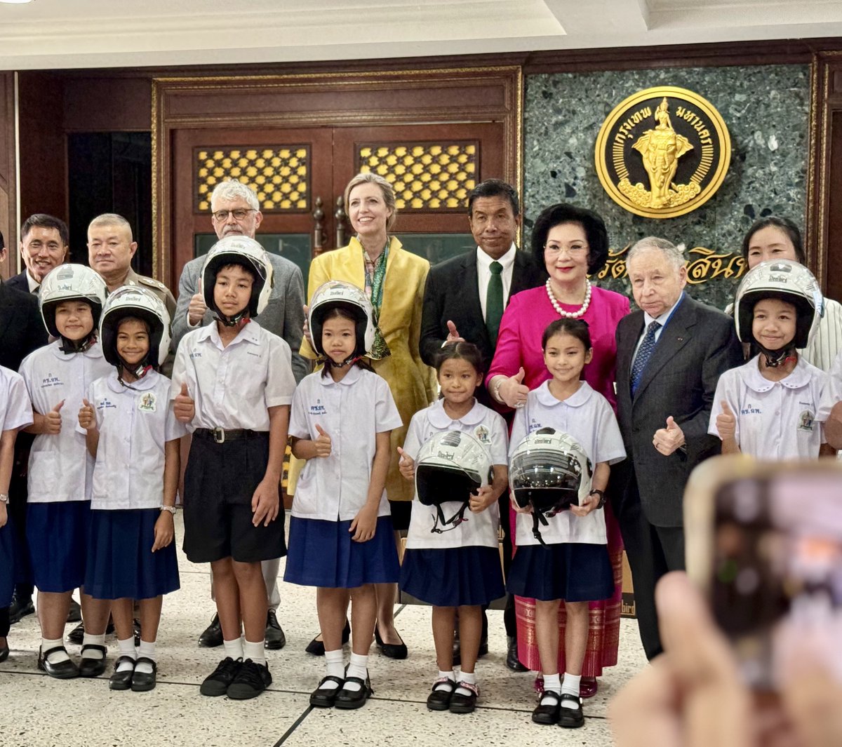 United Nations in Thailand สหประชาชาติในประเทศไทย (@unthailand) on Twitter photo This Monday, 🇺🇳🇹🇭UN Resident Coordinator in #Thailand <a href="/Friberg_Storey/">Michaela Friberg-Storey</a> joined Governor <a href="/chadchart_trip/">ชัชชาติ สิทธิพันธุ์</a> & UN #RoadSafety Special Envoy <a href="/JeanTodt/">Jean Todt</a> to handout the first batch of 2,106 UN-certified ⛑️helmets to #Bangkok schoolchildren.
Read more👉🏼thailand.un.org/en/293050-bang… This Monday, 🇺🇳🇹🇭UN Resident Coordinator in #Thailand <a href="/Friberg_Storey/">Michaela Friberg-Storey</a> joined Governor <a href="/chadchart_trip/">ชัชชาติ สิทธิพันธุ์</a> & UN #RoadSafety Special Envoy <a href="/JeanTodt/">Jean Todt</a> to handout the first batch of 2,106 UN-certified ⛑️helmets to #Bangkok schoolchildren.
Read more👉🏼thailand.un.org/en/293050-bang…
