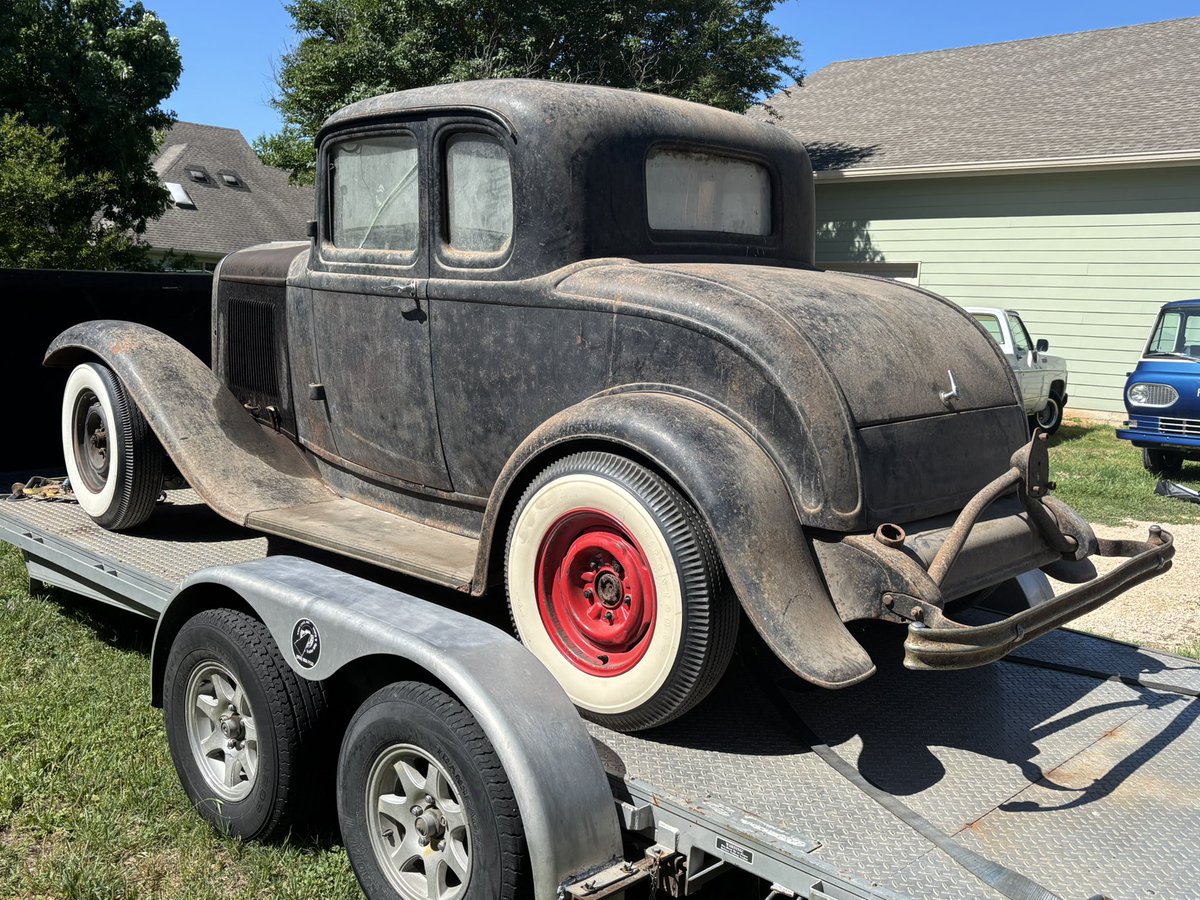 Crazy Barn Find!
#StillOutThere #bamakvet