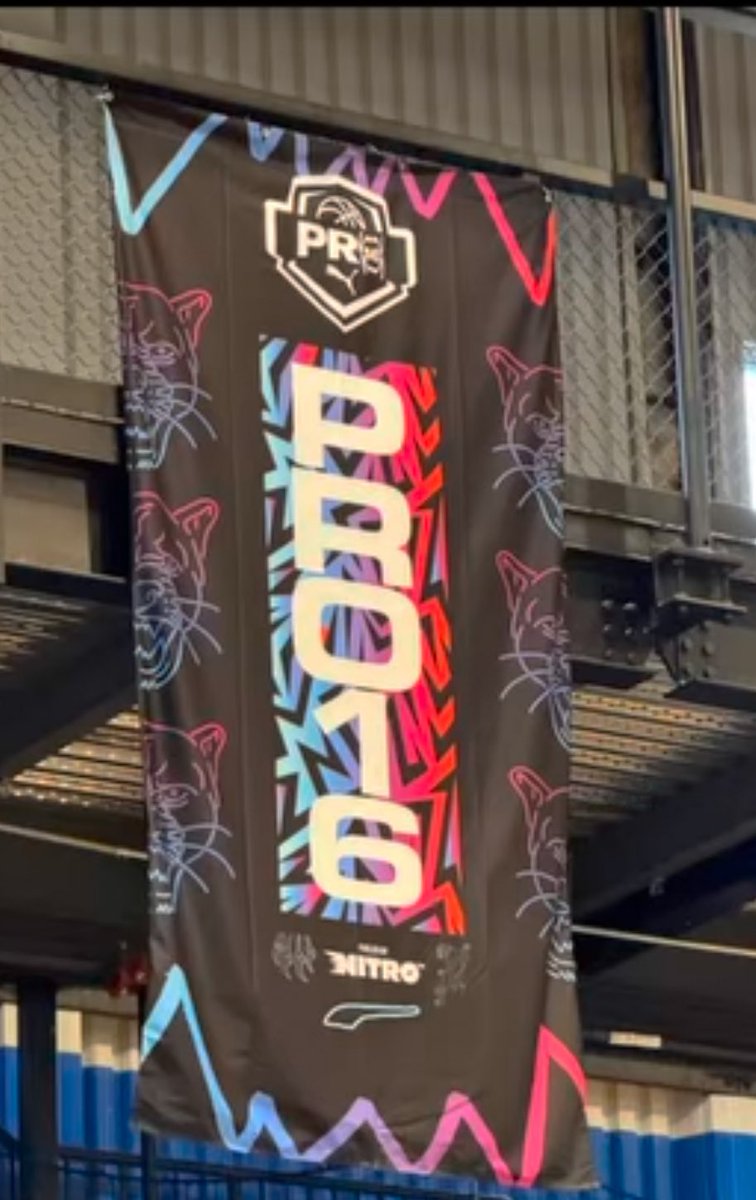 JeromeWard585's tweet image. Solid 1st 2 sessions of Puma @PRO16League
Providence, RI Went 3-1 ‼️
Valley Forge, PA went 3-1‼️
Overall 6-2 Start
Boston, MA up next‼️
#ThePointGuard📈
@Uorangemen2 @RecruitTheBronx @CAProspect @NSPA__ @PrepHoops_NY @PrepHoops @PrepHoopsNext @tbarnett2358 @udratedathletes…