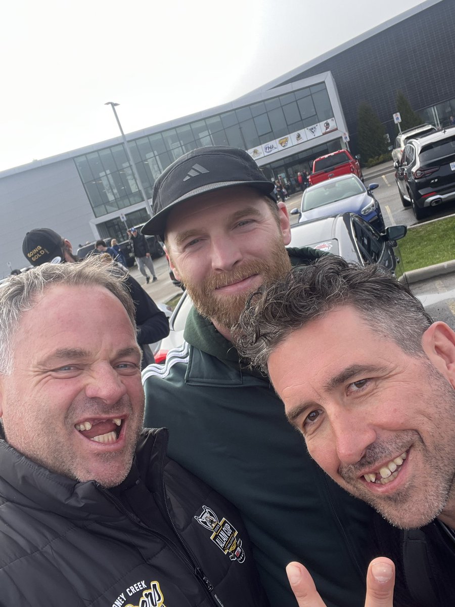 Few guys asked for a photo today  at the <a href="/AllanCupHockey/">Allan Cup Hockey</a>. <a href="/terryryan20/">Terry Ryan</a> <a href="/ShoresyHockey/">Shoresy</a> <a href="/CraveCanada/">Crave</a> <a href="/spittinchiclets/">Spittin' Chiclets</a>