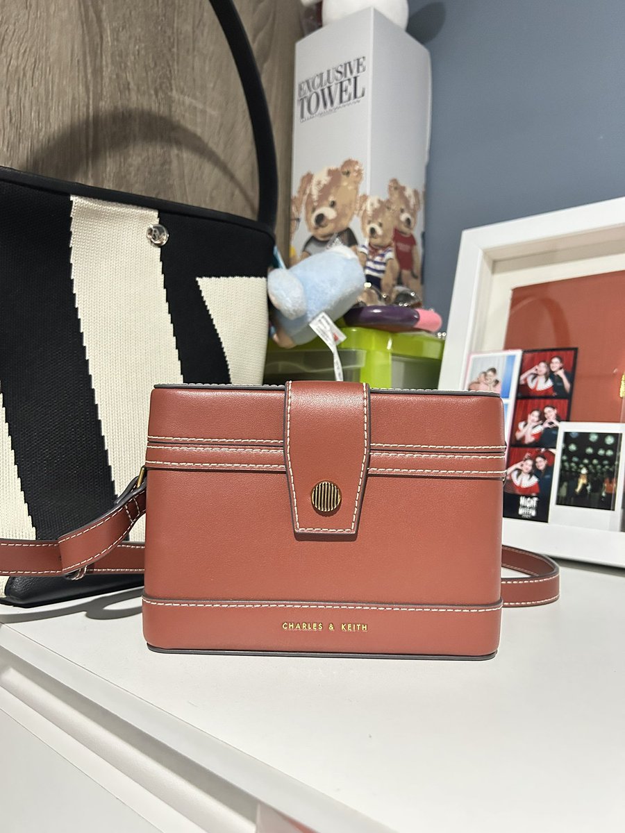 casecase_earth's tweet photo. ส่งต่อกระเป๋า Charles &amp; keith 
ส่งต่อ 1,500฿ (จาก 2,790) รส
อุปกรณ์ครบ ถุง ป้าย 

กระเป๋าสะพายข้างทรงกล่องรุ่น Bronte - สีมอคค่า

#CharlesAndKeith #ส่งต่อกระเป๋าแบรนด์เนม #ส่งต่อเครื่องสําอางมือสอง #ส่งต่อ #ส่งต่อcintage #ส่งต่อเครื่องสำอางมือสอง #ส่งต่อกระเป๋าstandoil https://t.co/PS1KcAkYpl