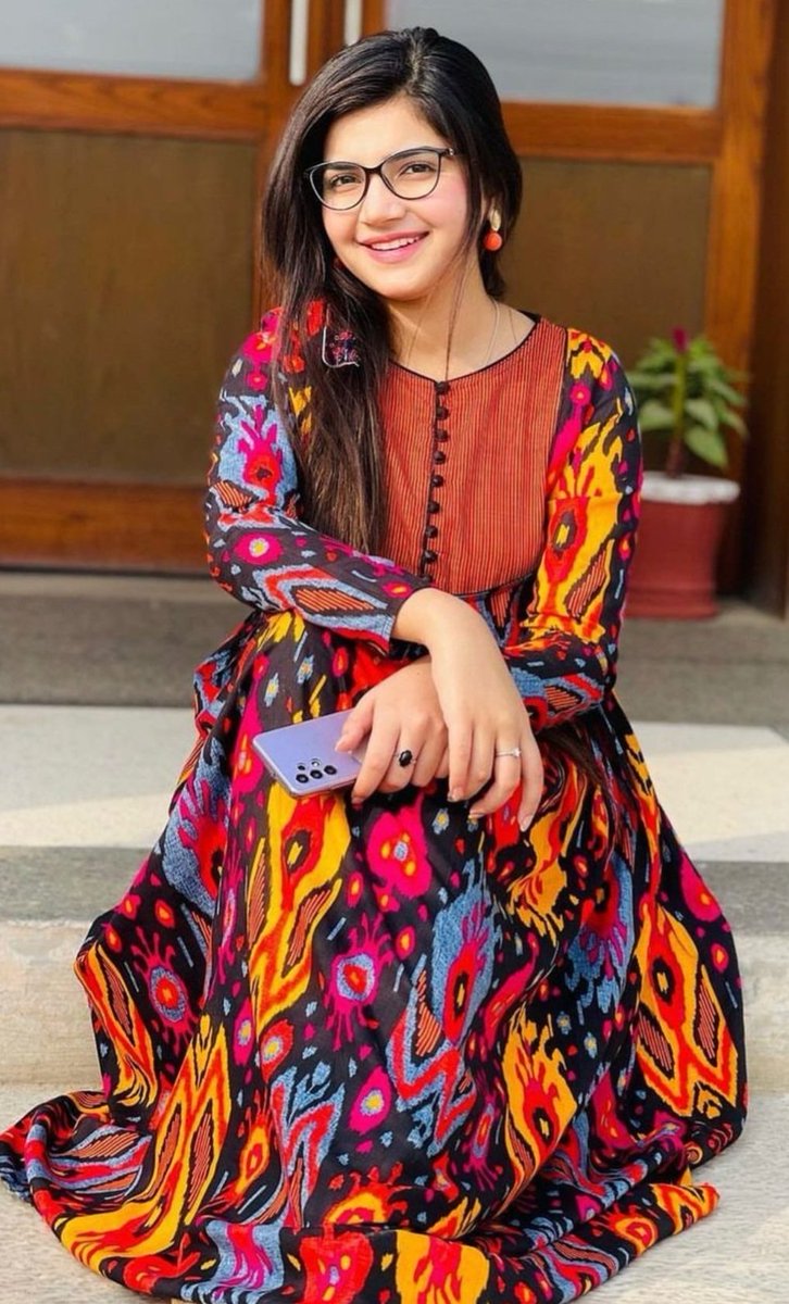 प्रशंसक  और  #शुभचिंतक  में  मात्र  एक  अंतर  है  #प्रशंसक  आपकी  स्थिति  देखते  हैं  और  शुभचिंतक  आपकी  #परिस्थिती ....!!

    🌸||||🌸||||🌸||||🌸||||🌸||||🌸||||🌸