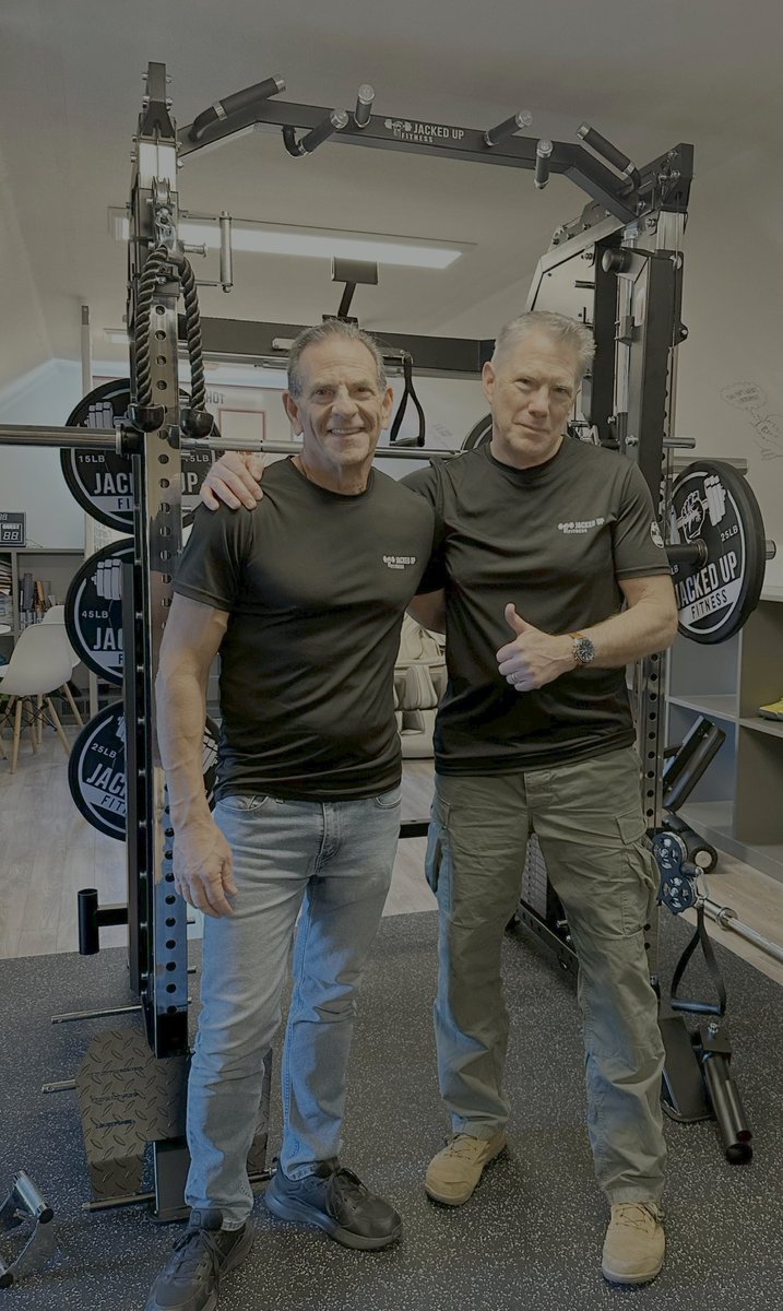 MBCompanyMan's tweet image. The amazing @jackedupbrands team incl founder Don Mastrangelo stopped by Boise last week to set up their Power Rack Pro at our secret lair. The system is incredible, super solid & hits every muscle group. I have zero excuses for not getting my fat ass in tip top shape.