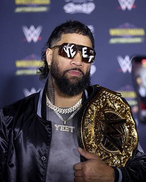 witt3320's tweet image. Happy #MonJey Night Raw