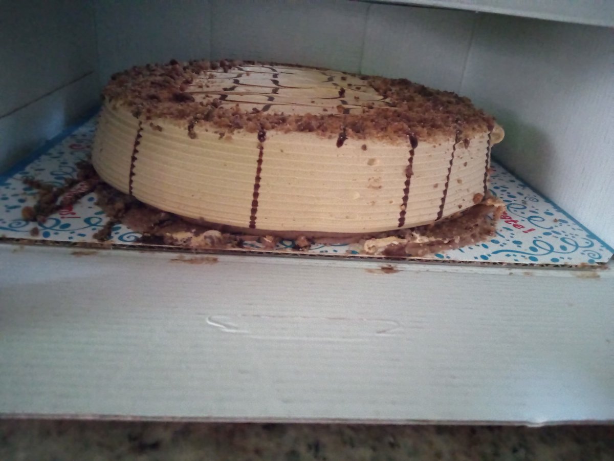 Ohhh! 😮 L.O.L.! 😂🙂 #IceCreamCake