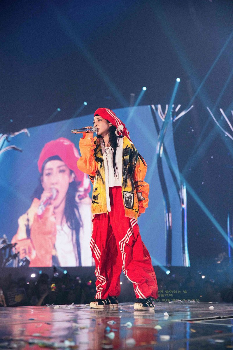 krungy21's tweet photo. What song am I singing?! 😘💋 https://t.co/8rohrNmvDo