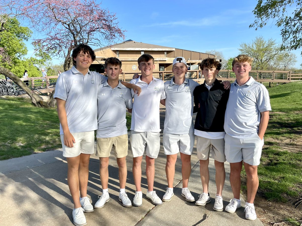 SMSraidergolf's tweet photo. Congratulations to the boys varsity today for finishing in 7th place in the second leg of sunflower league. Henry Coughlin finished in third place as an individual. https://t.co/uIBSSdwjU0