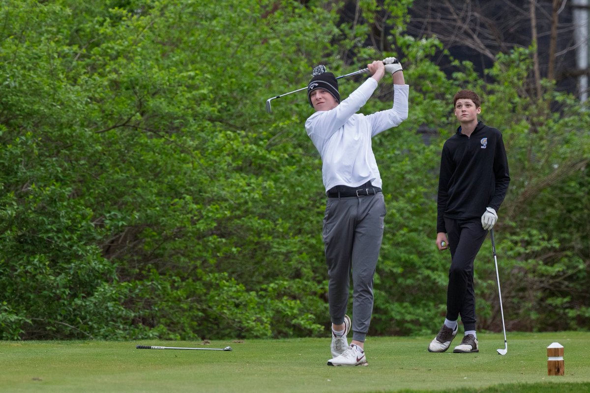 Our WL boys golf team took on Crawfordsville  tonight at the Purdue course. It was blustery, but everyone seemed to be having fun. #RDP <a href="/WL_RDP_GOLF/">WL Golf</a> <a href="/WL_AthleticsRDP/">WL Athletics</a>