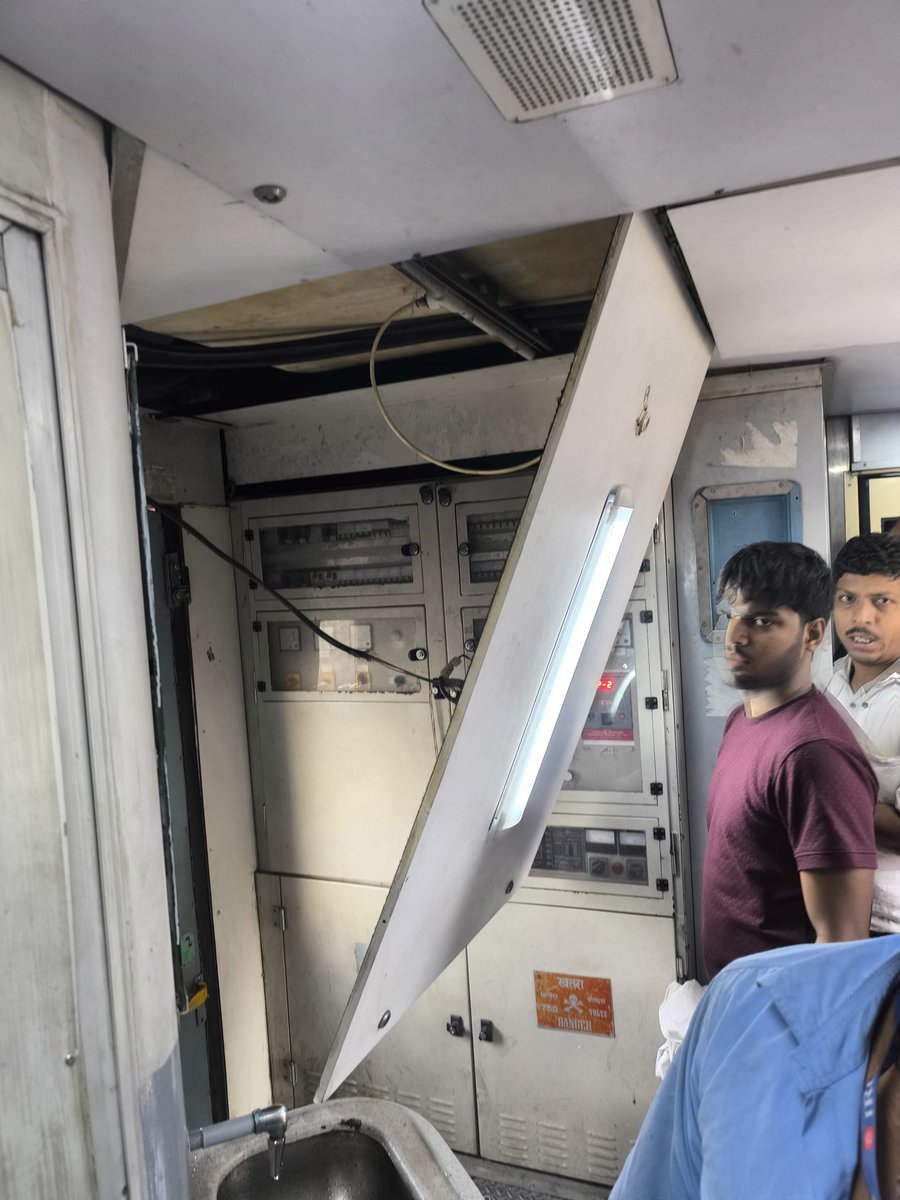 eaaftab's tweet image. @RailwaySeva @RailMinIndia Traveling on Train 15182 in this heat and the AC isn't working in our coach B2. It's unbearable and uncomfortable. Please look into it ASAP, @RailMinIndia @IRCTCofficial @RailwaySeva #TrainTravel #ACNotWorking