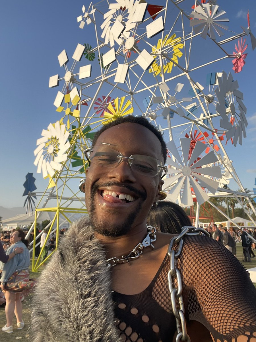 666pixels's tweet image. Coachella 2025!Fucking amazing! 🌵🏜️☀️
#coachella #Coachella2025