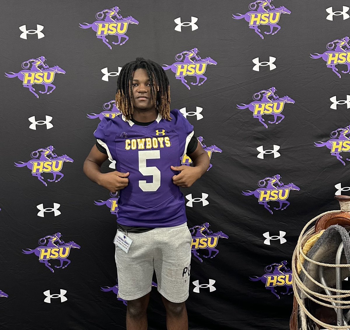 MitchellW_Jr's tweet image. Came to compete, left with lessons and motivation. Great experience at the Hardin-Simmons DB/LB Camp! #LockdownCorner #NextLevelWork

Put in work at the Hardin-Simmons University DB/LB Camp. The grind continues! #Cornerback #CollegeBound