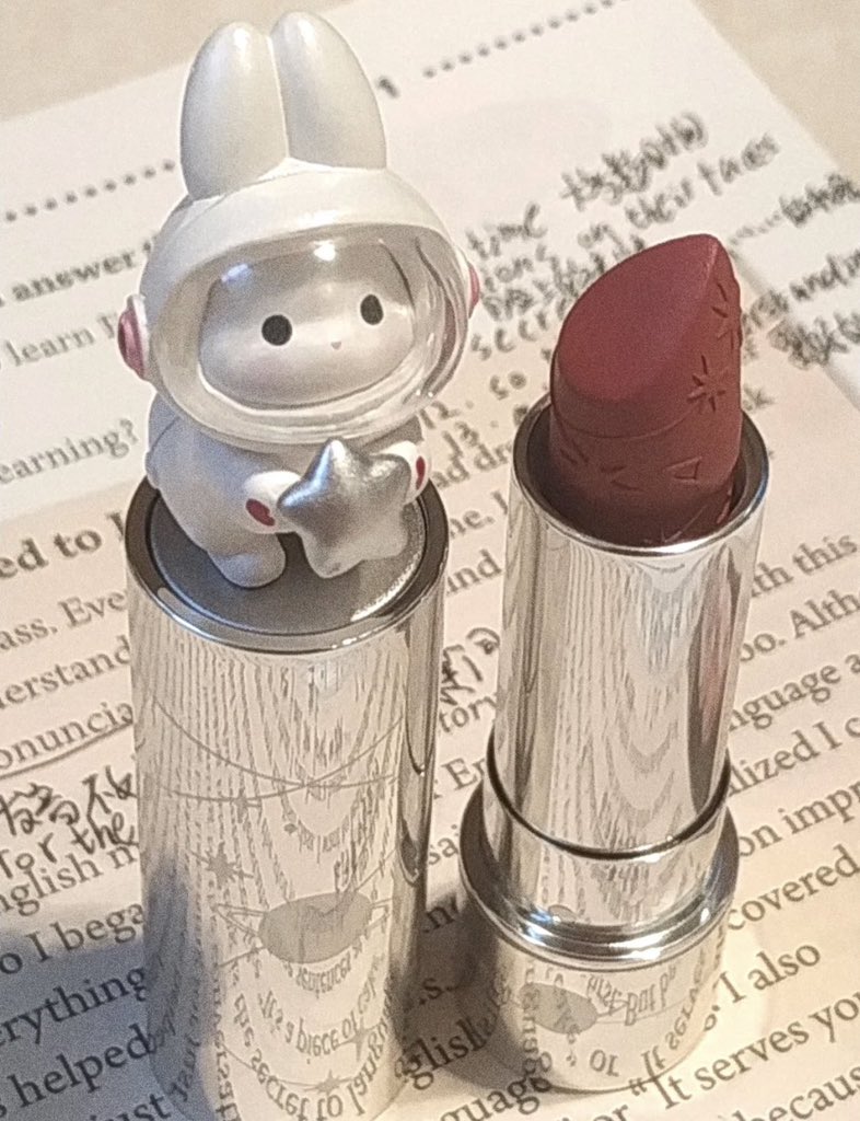 heart_jpg's tweet image. bunny lipstick