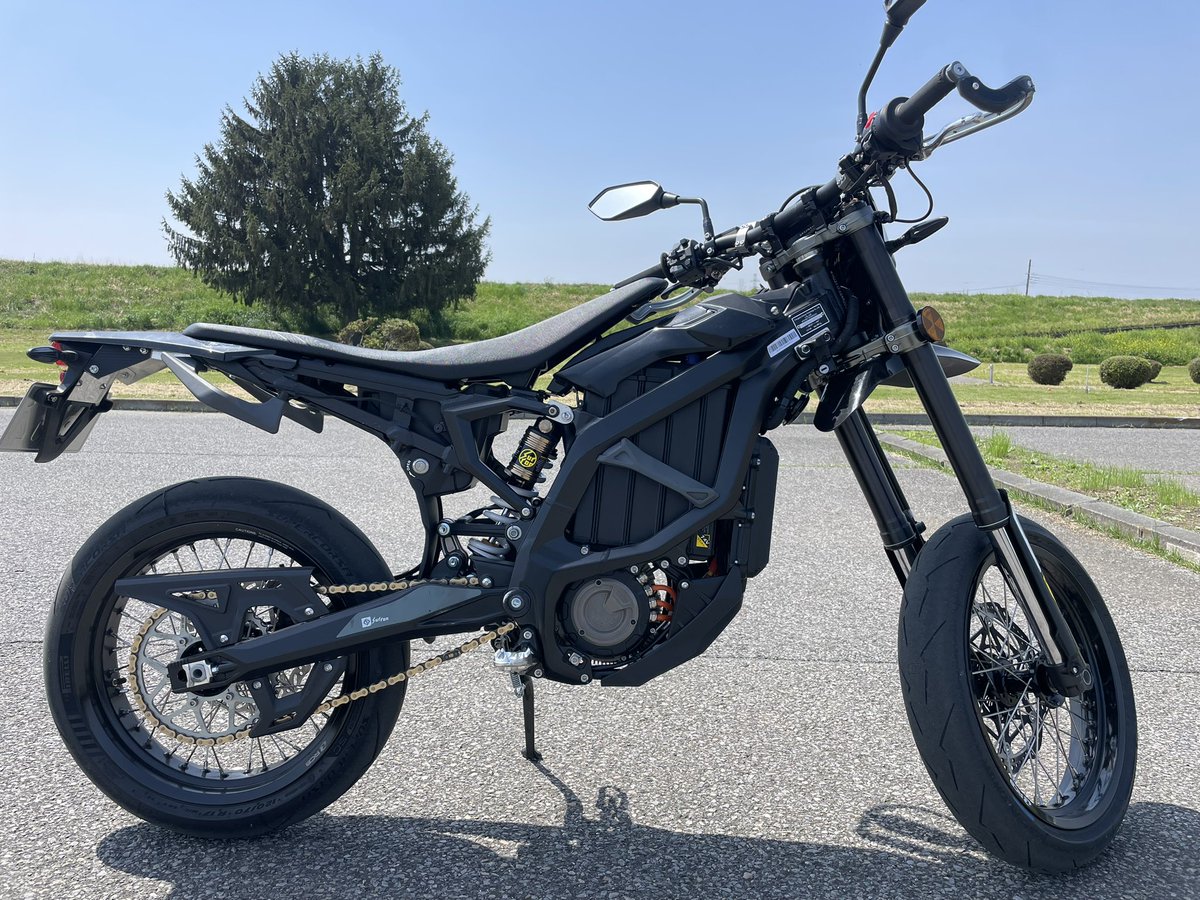 cbr_like's tweet image. こんな金具作って、シート下げてみた。
家にある材料使って、1時間程度で完成❗️
座る位置下がっただけで、ハンドリングがすごい変わってびっくり‼️
#ultrabee
#ウルトラビー