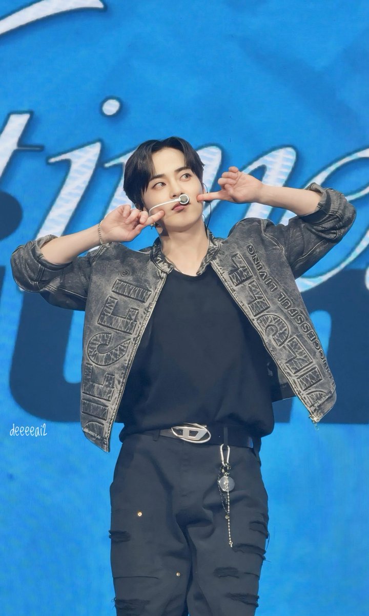 DEEEEAI2's tweet image. 🫶🏻
#XIUMIN #시우민 #Xtimes
#XtimesAsiaTour #XtimesBANGKOK