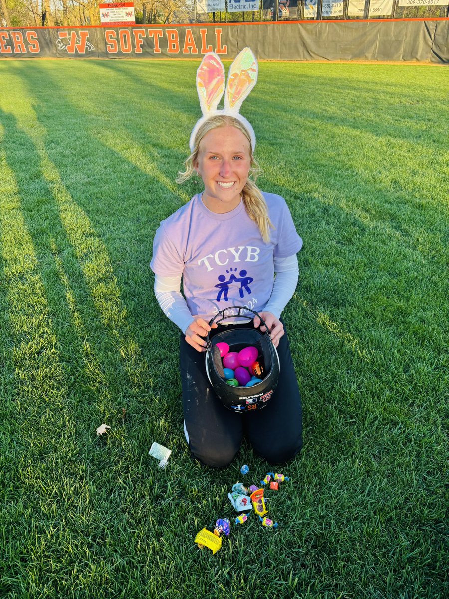WCHS_308sball's tweet photo. ✅Annual Pastel Theme practice

🎉Birthday surprise for Coach Baele

🐰Team Egg Hunt
🏆Kami Barth collected the most eggs

🐣Devon Mlekush wins the Break the Egg Challenge https://t.co/JCB8xDKFp0