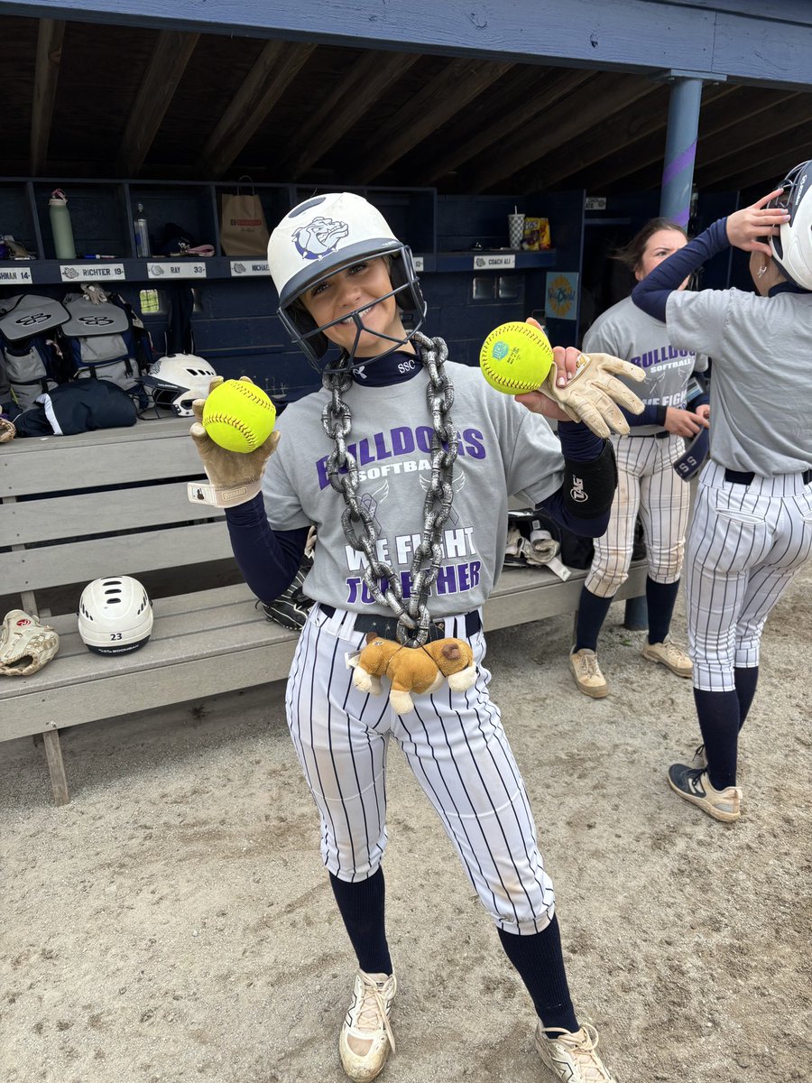 Sojka bomb x2💣💣
Perkins bomb x2💣💣
Ray walk off hit - 1st game 
J walk off bomb 💣 - 2nd game 
#sscsoftball #bulldogpride