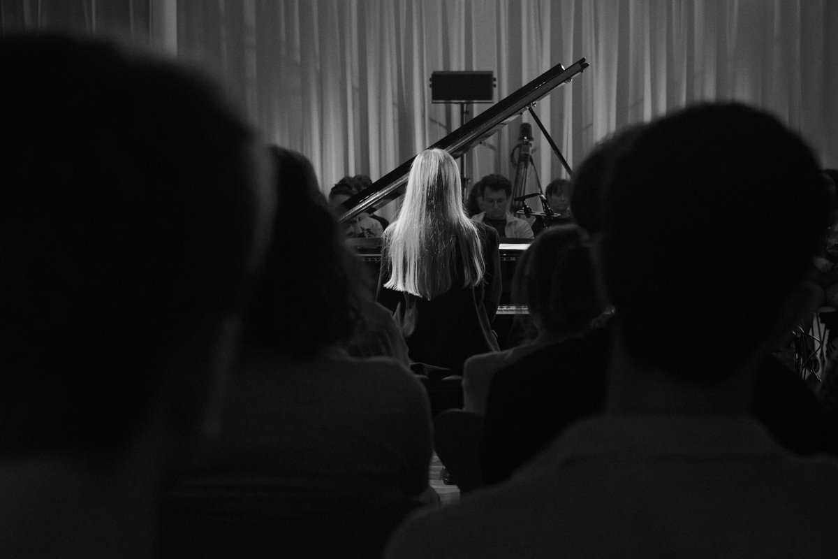 Lisa Lerkenfeldt tweet media