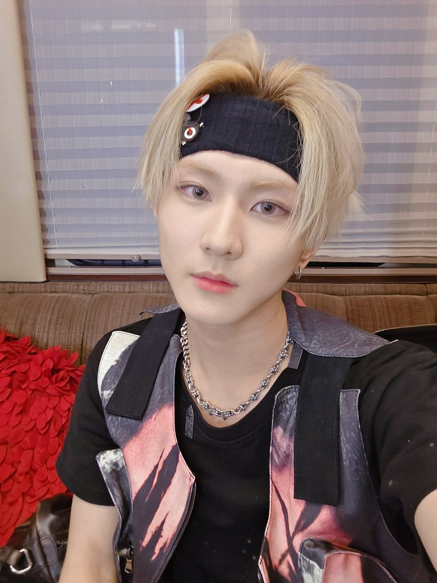 enhypenweverse's tweet photo. [ #정원's Post ] 250422

#JUNGWON: ✌️

@ENHYPEN_members @ENHYPEN #ENHYPEN #엔하이픈 https://t.co/P3PQk6uNnj