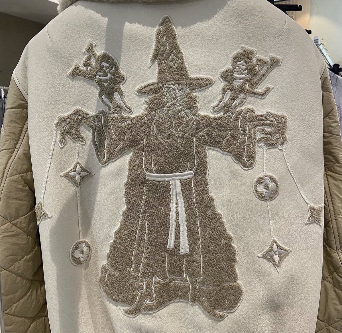 HardestFitPics's tweet photo. Louis Vuitton by Virgil Abloh, 2022 https://t.co/HeBum5bIet