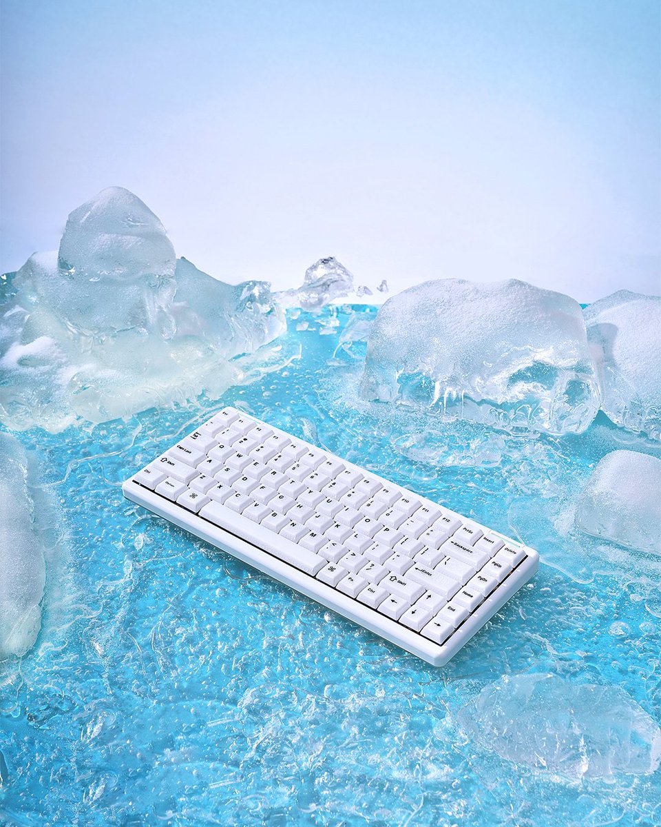 CerakeyOfficial's tweet photo. ZEN75 |  Go Crazed With Ceramic Keycaps

❄️ White crazed - Summer Breeze, Winter's Ease. 
Effortlessly typing on a snowflake in the summer, what a refreshing and cooling moment!

#cerakey #zen75 https://t.co/VkhDWLMrst