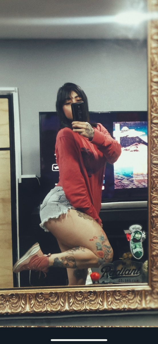 Mile_whatever's tweet photo. Te espero esta noche en mi página azul 😏🥵 ⬇️⬇️⬇️
https://t.co/LtLSyNES7B https://t.co/g82CZsPO2m