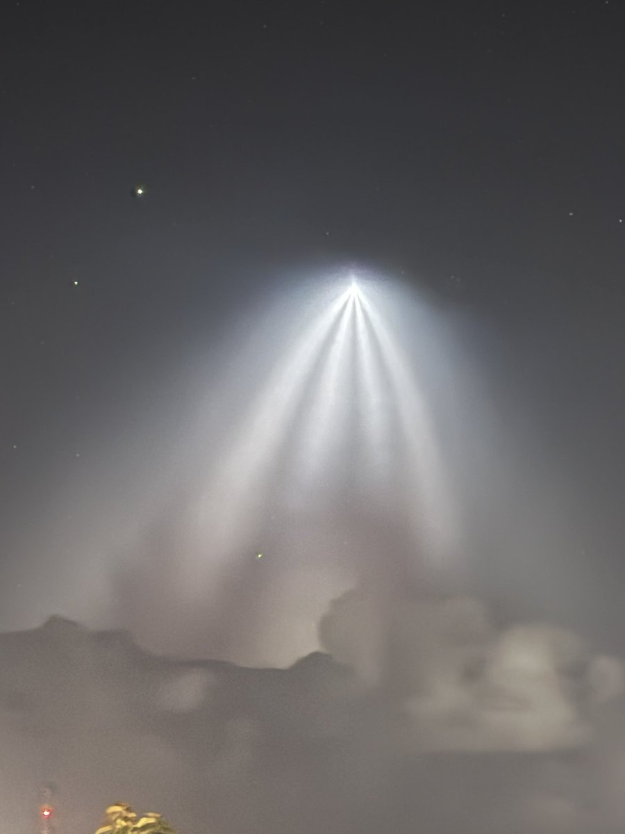 Diimelojay's tweet photo. Falcon 9. Aguada, PR
@DeborahTiempo @carlosomartv @adamonzon https://t.co/KRkGNs3cCW
