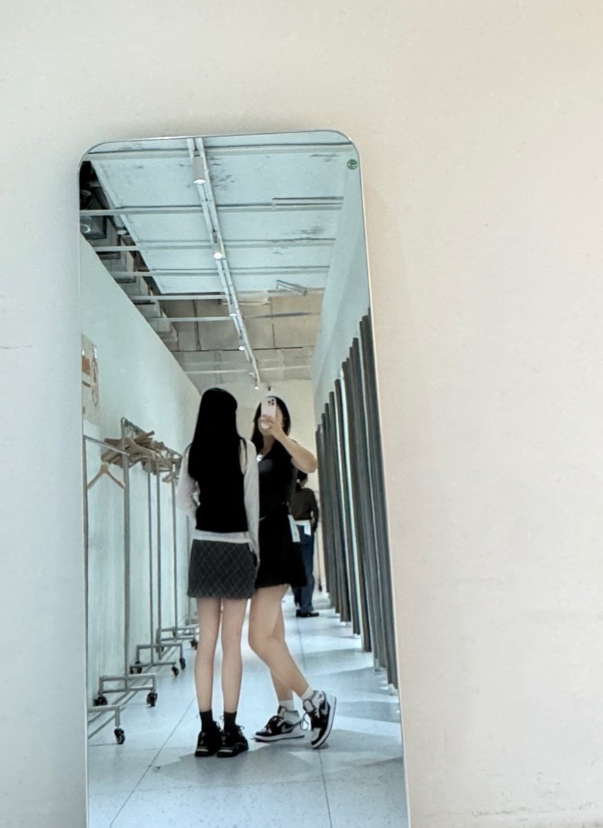 网友反馈，网友在Bg有35925刀，因为交易过voxel 数据回滚后，涨幅被清零 3.5万刀变1.5刀 现在盈利没了，本金也没了[破涕为笑][破涕为笑][破涕为笑]