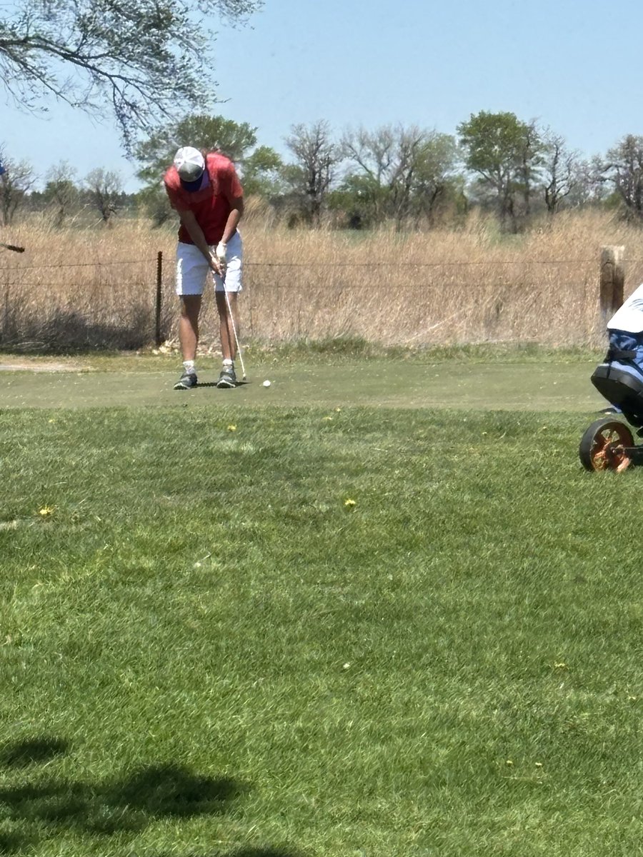 Congratulations to the varsity team who placed 1st in the Sterling Invitational.  Top 10 Medalist included:  Grady Ditgen 7th, Kooper Williams 4th, and Sydney Schrant 1st.