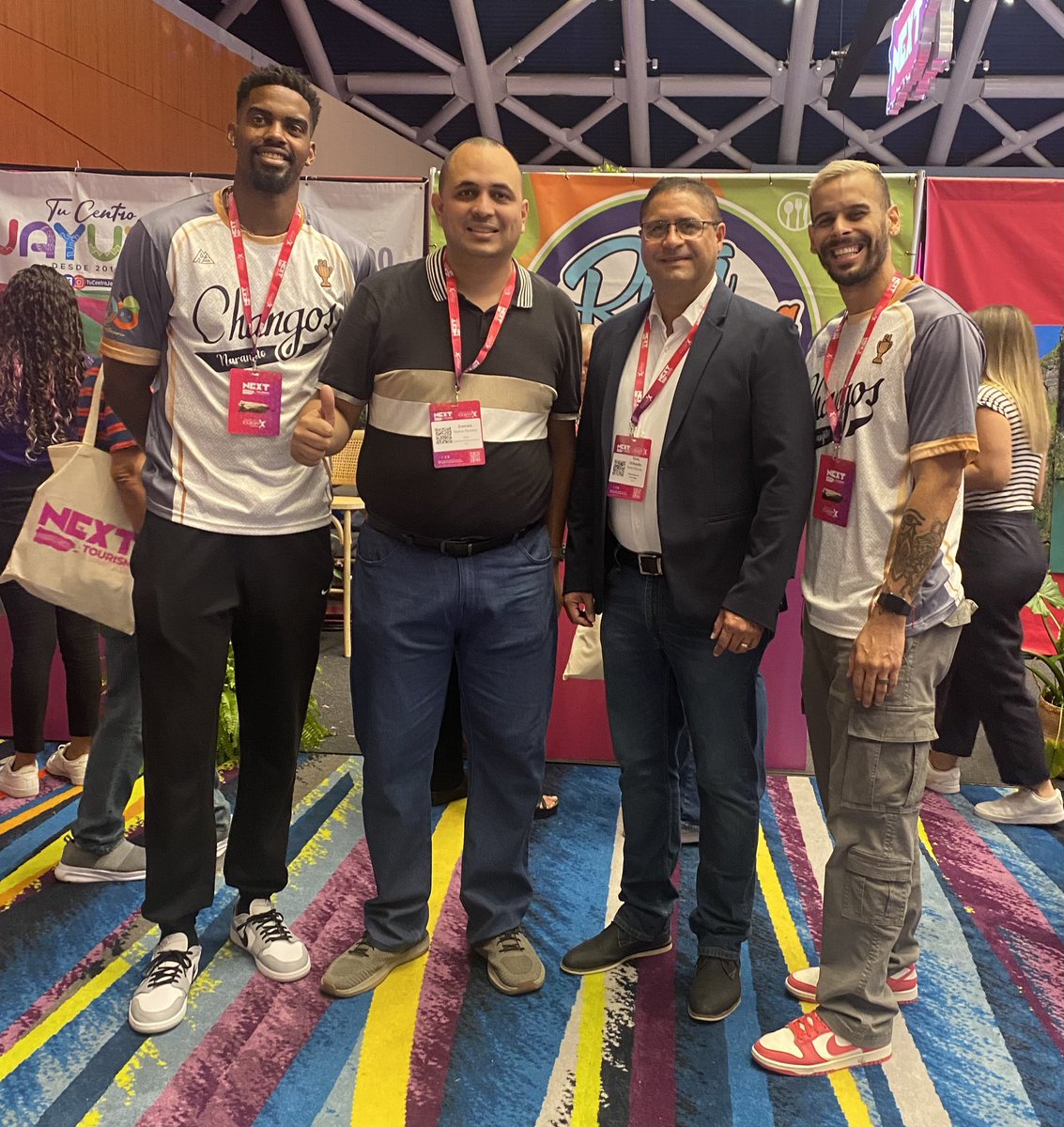 Quiero felicitar al alcalde de Naranjito, <a href="/Orlando_Ortiz51/">Orlando Ortíz</a> que cumple años en el día de hoy. Te deseo mucha salud y bendiciones para ti!!!

Un abrazo de parte de Josean Santos Navarro