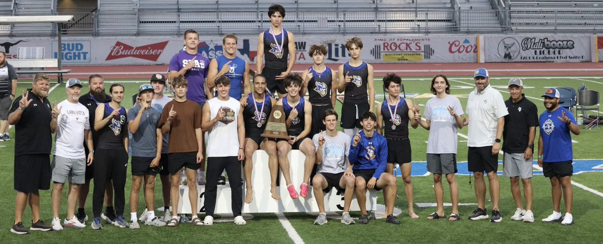 Couldn’t have asked for a better team!! Regional Champs🥇300h 🥈state qualified! 4x400 🥈state qualified! <a href="/AthleticsLago/">Lago Vista Athletics</a> <a href="/Pullandpitch/">Coach Phillips</a> <a href="/CoachJBaugh/">Coach Baugh</a> <a href="/LagoFootball/">Lago Vista Football</a>