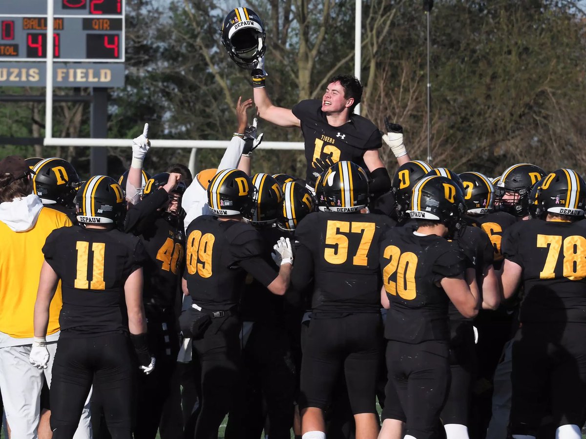chase_bussard's tweet image. After an absolutely amazing junior day I’m blessed and grateful to receive an offer from Depauw University!!! Go Tigers!!⚫️🟡@DePauwTigersFB @qbdietz @MasonEspinosa1   @ScottSrnka @Coach_McElwain @CoachCurry213 @coachjonesa @ElkhartLionsFB