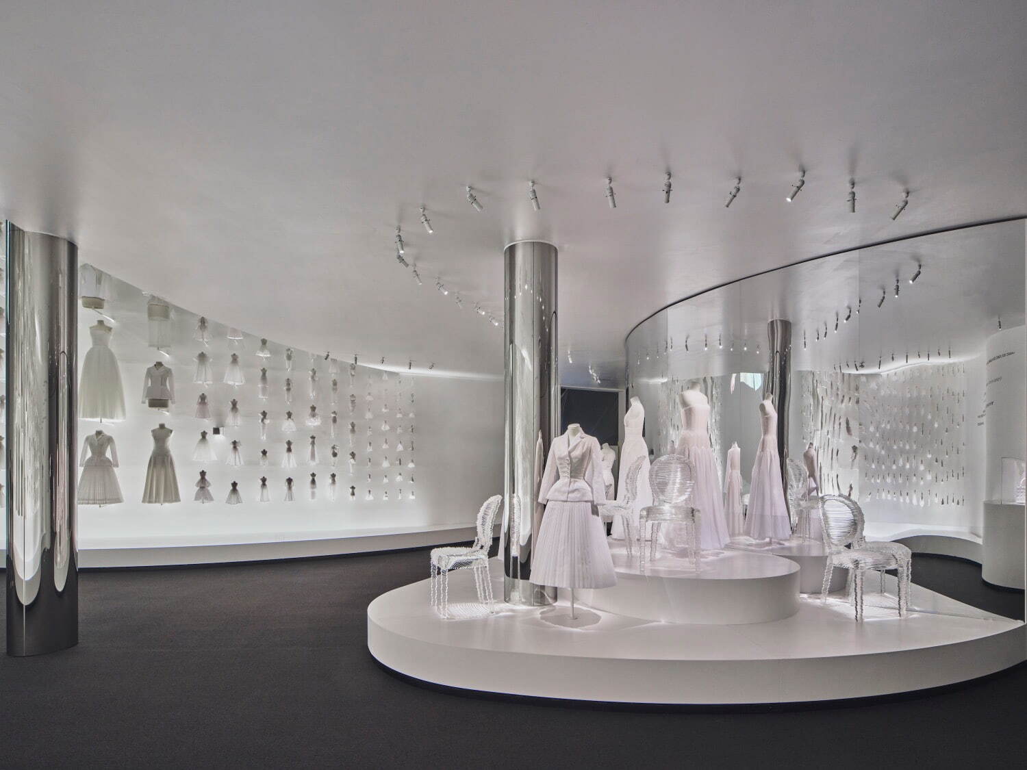 吉岡徳仁 Tokujin Yoshioka