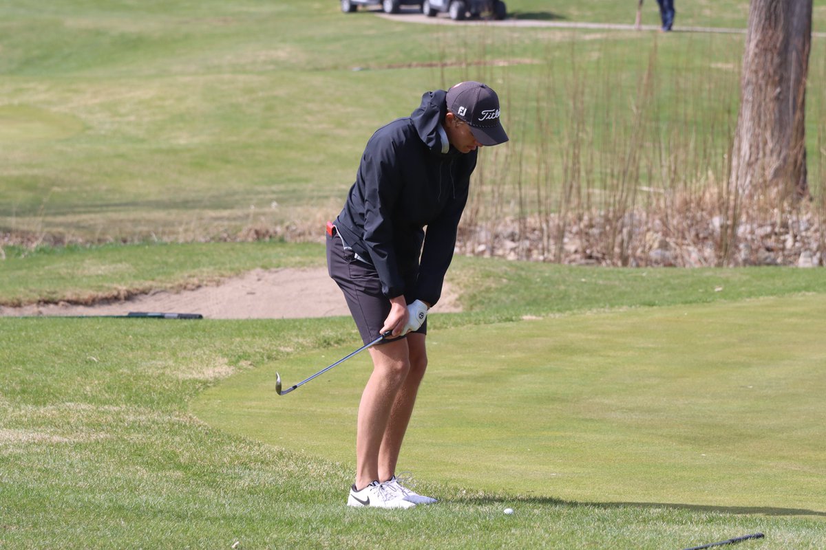 𝙏𝙃𝙍𝙀𝙀 Raiders sit in the top-10 heading into the final round, led by Miller and Caldwell (-2) in a tie for first!

Northwestern's five-man team also holds a commanding lead at -2 after two rounds!

Follow along tomorrow at tinyurl.com/28wr6t4l.

#RaidersStandOut