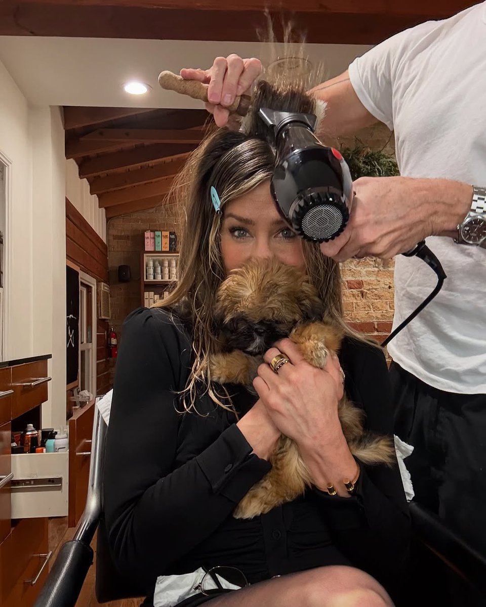 Had fun #jenaniston #jenniferaniston #rachelgreen #friends #faniston #jenniferanistonfan #jenanistonfan #jenniferjoannaaniston #friendstvshow #jennifer #aniston #fanistons #jenniferanistonedit #jenniferanistonstyle #fanistonsareproud #themorningshow #lolavie #jenniferanistonhair