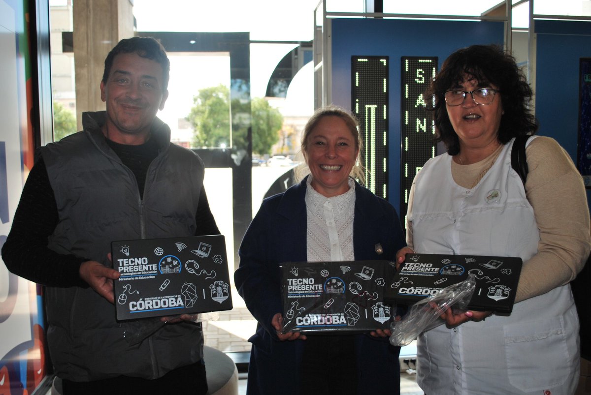 Municipalidad de El Tío (@municipioeltio) on Twitter photo Nuestra escuela José María Paz ya cuenta con 30 notebooks del programa #TecnoPresente del <a href="/gobdecordoba/">Gobierno de Córdoba</a> Nuestra escuela José María Paz ya cuenta con 30 notebooks del programa #TecnoPresente del <a href="/gobdecordoba/">Gobierno de Córdoba</a>