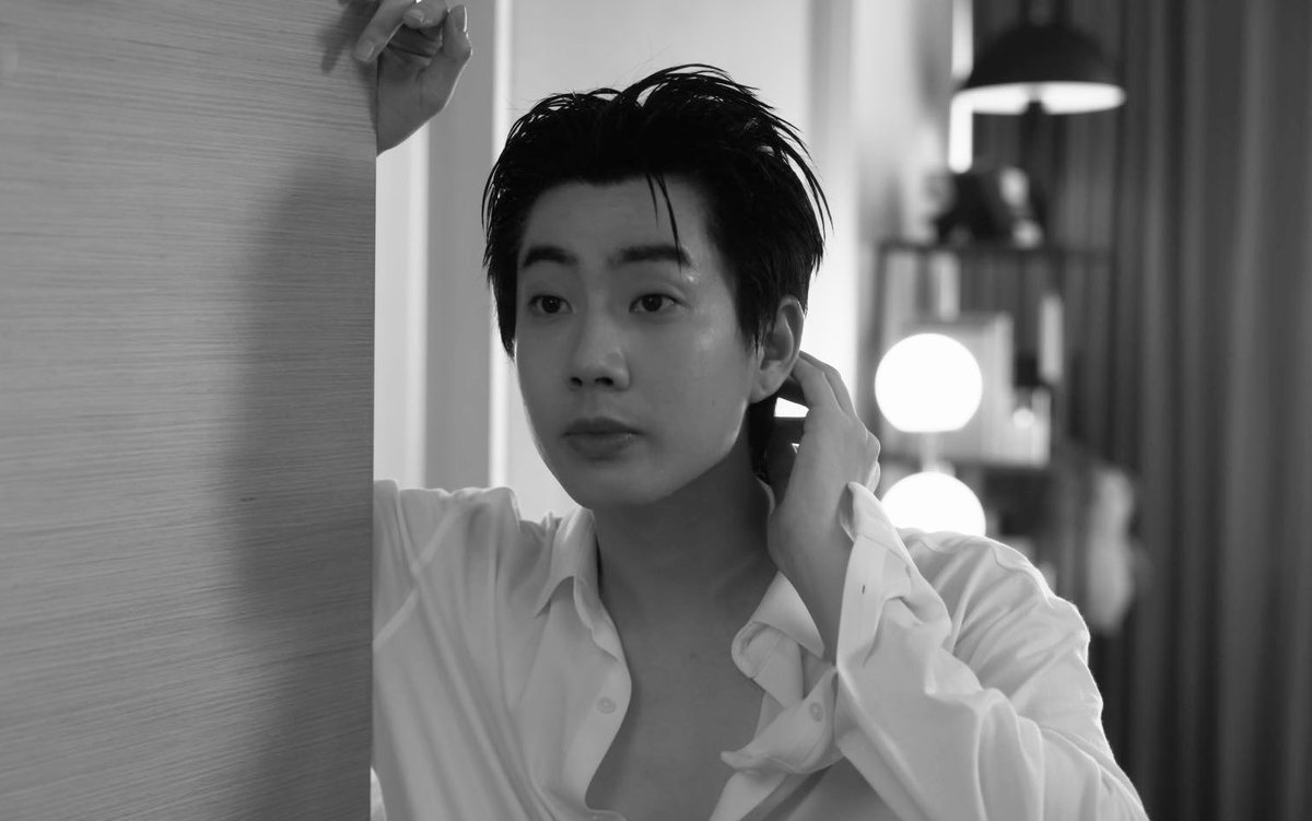 pws_xxv's tweet photo. ลักธิพี่บอสคนเดียว 😭🖤🤟🏻
 #BreakUpServiceSeriesEP3 https://t.co/ES9Hu3p4DD