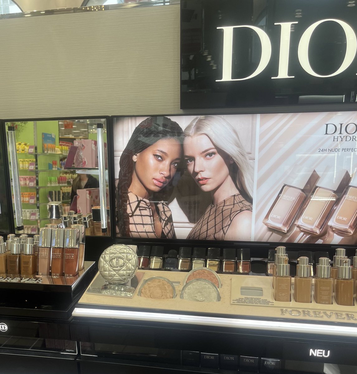 soapyphile's tweet photo. saw my wife anya taylor-joy #DayBlessed https://t.co/shMH0X2GDT