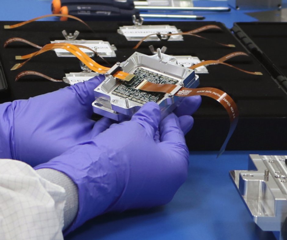 CERN's tweet image. Here we see the @ATLASexperiment Inner Tracker (ITk) Pixel Module assembly #AtCERN.
The ITk is a completely new, state-of-the-art detector that will replace the current innermost layer of ATLAS. Composed of ultra-precise silicon sensors, it will track electrically-charged…