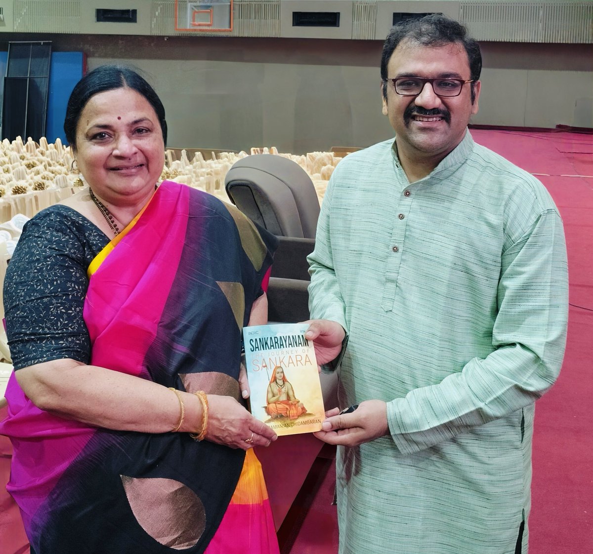 Felt great presenting a copy of my book to Dr. Santishree Pandit - VC of JNU. Dr Pandit, very well read and eloquent, has been doing a good job in transforming JNU. It was indeed my pleasure to spend some time with her and exchange notes at Chennai Litfest.
<a href="/BluOneInk/">BluOne Ink</a>
<a href="/IndicaOrg/">INDICA</a>