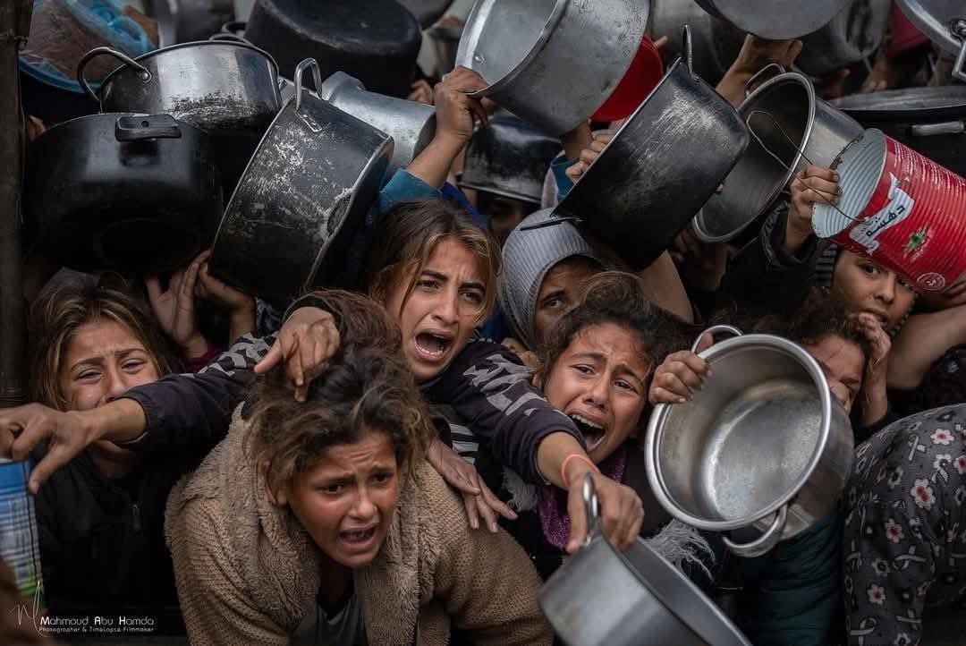 Ap_MediaService's tweet photo. Hunger in Gaza is getting worse…

Gaza has been under a complete blockade for 50 consecutive days, with no humanitarian aid—such as food, water, fuel, or medical supplies—allowed into the territory since early March. https://t.co/Ly3aYSBROd