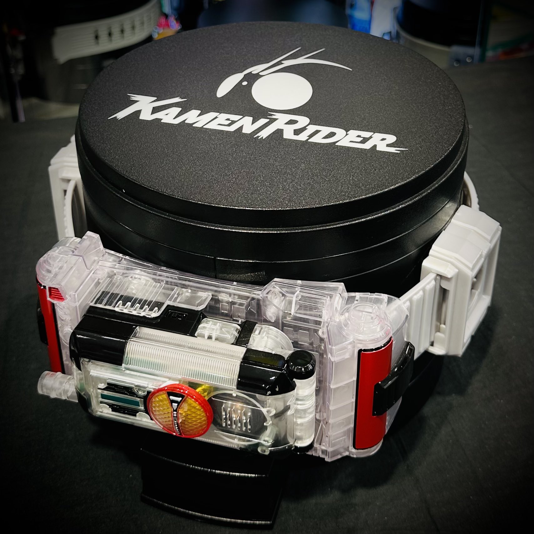 匿名配送　仮面ライダードライブ　マッハ　アクスタ　バッジなど　まとめ売り 参考価格】変身ベルト DXマッハドライバー炎 仮面ライダー