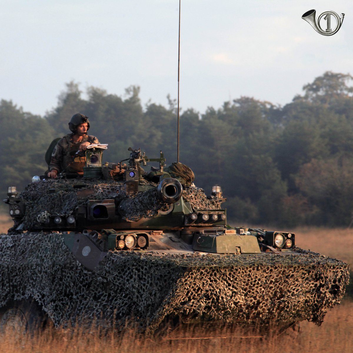 CENTACOfficiel's tweet image. Grâce à la rusticité du terrain et aux entrainements au plus proche du réel, le CENTAC offre un cadre privilégié pour l&apos;expérimentation des nouveaux matériels. Le Jaguar y est régulièrement déployé. Il a vocation à remplacer l&apos;AMX10 RC dans le cadre du programme scorpion. 
#armee