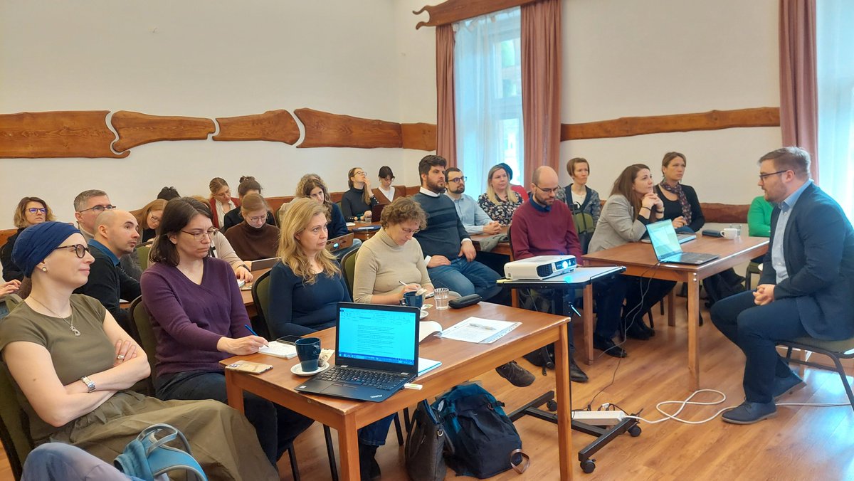 ComActivateEU's tweet image. 🤝 Supporting energy-poor households in Hungary
In March, 🇭🇺 Metropolitan Research Institute hosted a stakeholder workshop on 🇪🇺 #ETS2, the #SocialClimateFund & #SocialClimatePlan, tackling challenges of retrofitting & energy poverty
🔗 The full story:loom.ly/YWEx9y4