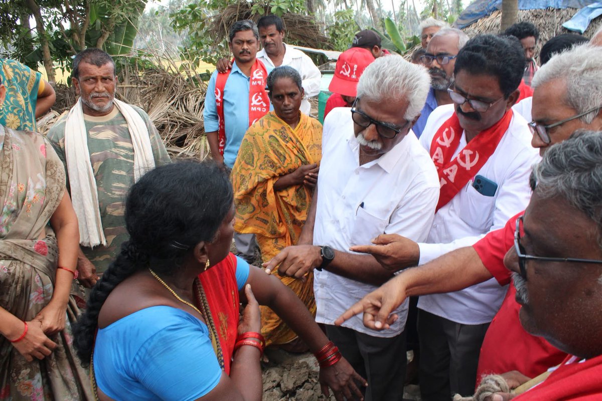vsrcpm's tweet photo. పశ్చిమ గోదావరి జిల్లా పాలకోడేరు మండలం పాలకోడేరు గ్రామం ASR నగర్ లో నివాసం ఉంటున్న పేదల ఇళ్ళను కూల్చివేసిన ప్రాంతంలో పర్యటన...
#vsrcpim #vsrcpm #CPIMAP #vsrinivasarao #AndhraPradesh #CPM #VSR #westgodavari #westgodavaridistrict #palakoderu #bhimavaram https://t.co/xkJeageJr6