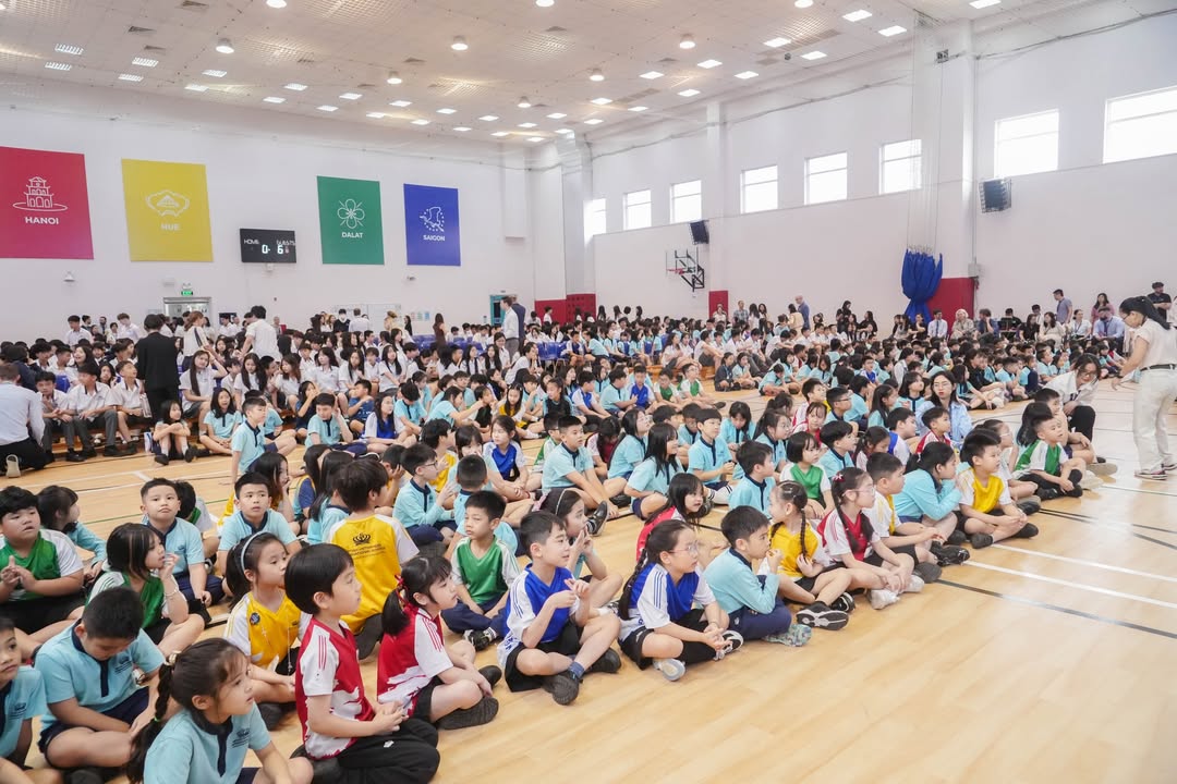 BVISHanoi's tweet image. 🎉 End of Term 2 Assembly at BVIS Hanoi
Celebrating our students for all your achievements!
🎭 Big thanks to our amazing performers & families!
📞 School open during break: 0981 626 100
#BVISHighlights #BVISCoreValues #DalatHouse #BVISCommunity