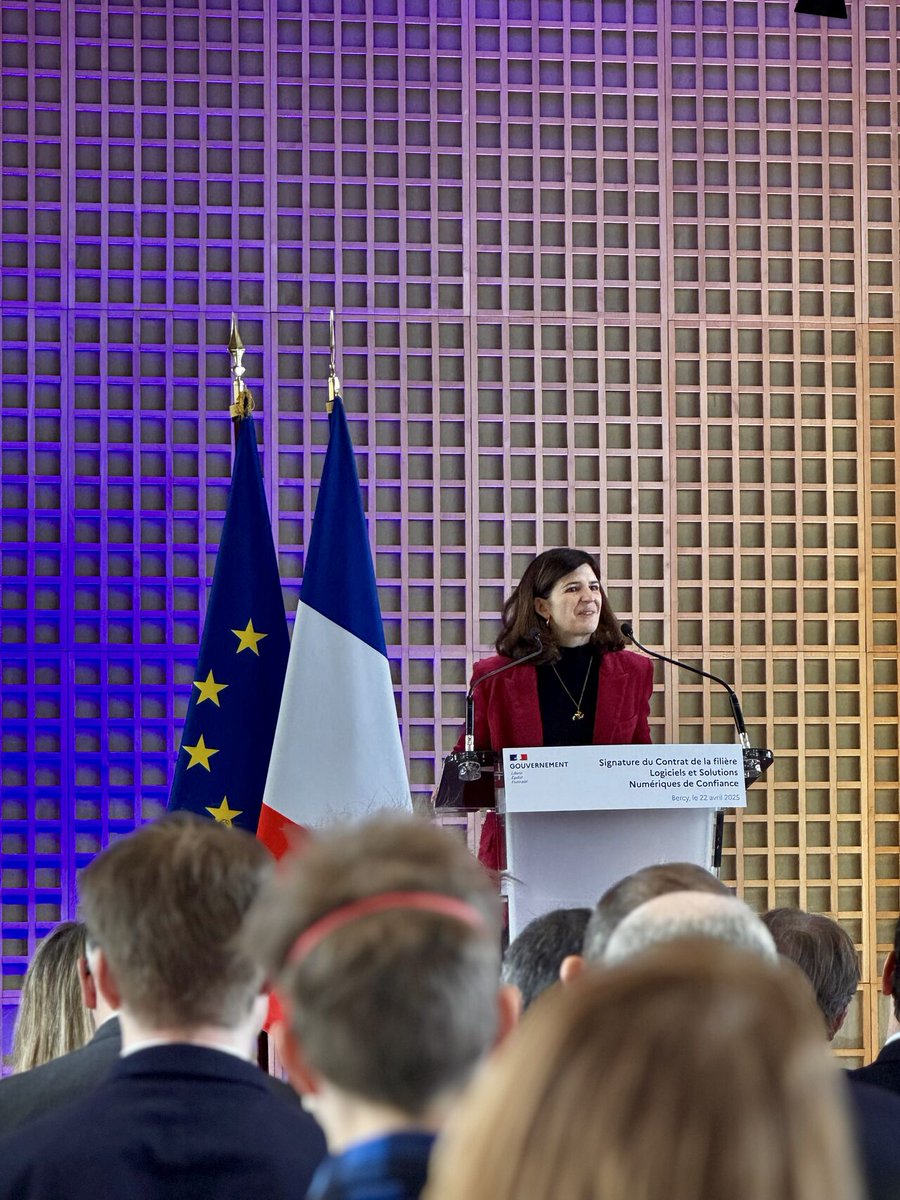 Notre think-tank est très heureux de participer au Conseil stratégique de la filière numérique de confiance.
<a href="/arnopons/">ARNO PONS</a> participe à la Commission dédiée aux données sensibles, sujet hautement stratégique.