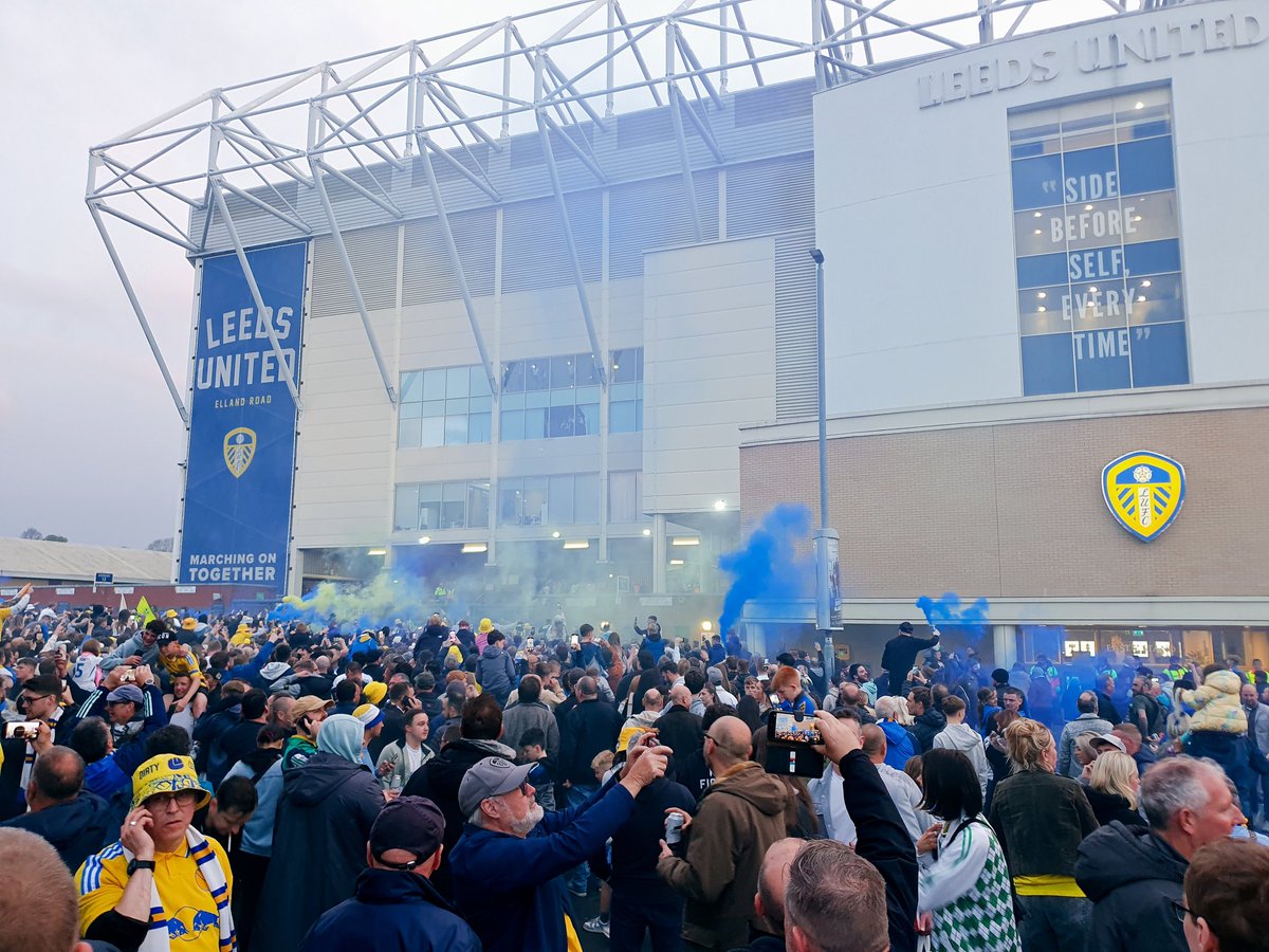 joshlufc91's tweet image. This is how it feels when you&apos;re going to the Premier League